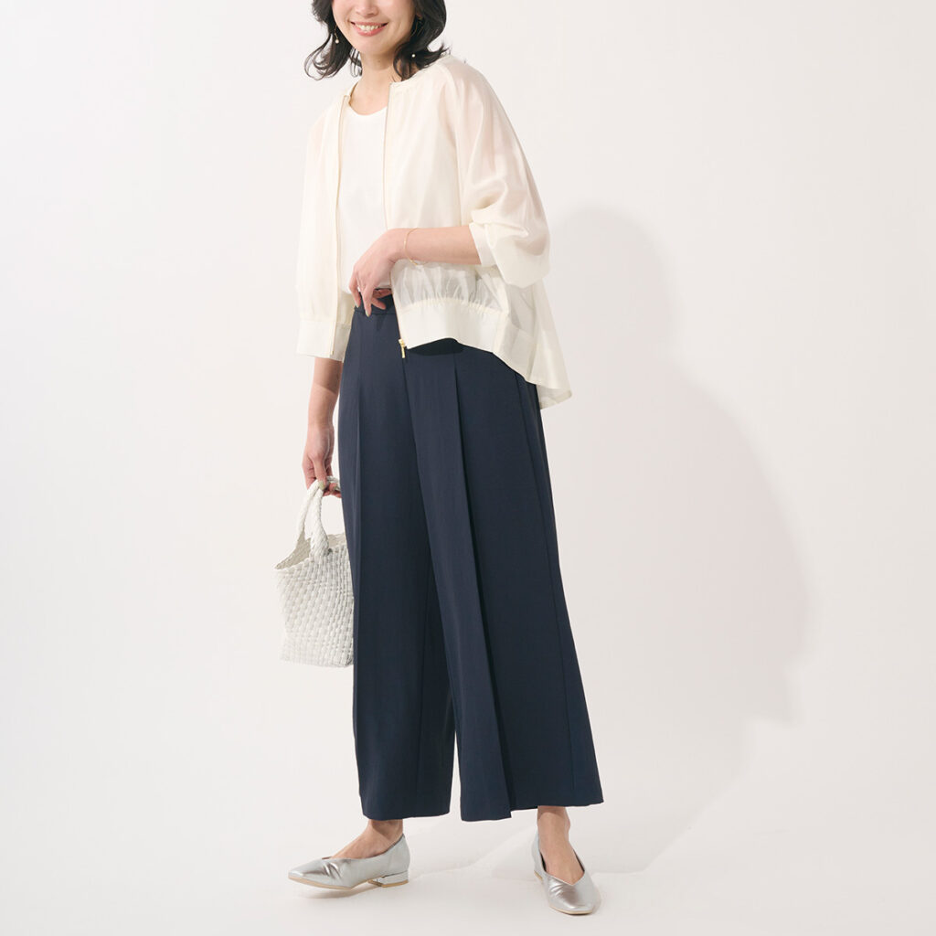 【どこから見ても美しい、たっぷりギャザーが魅力のシアーブルゾン】