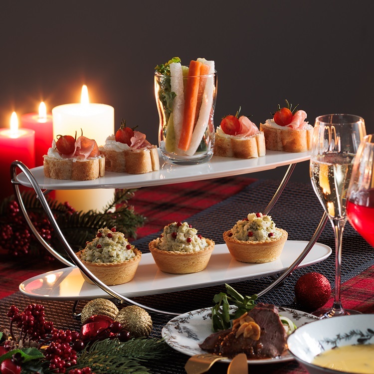 【おうちパーティーが華やぐ！スリムで使いやすいパーティースタンド】