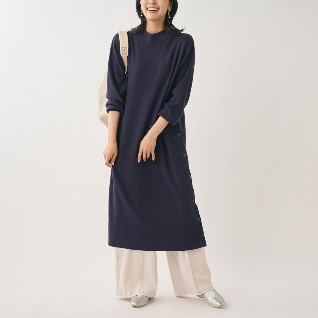 【サイドボタンがアクセント！1枚でスッキリ着こなす優秀ニットワンピース】